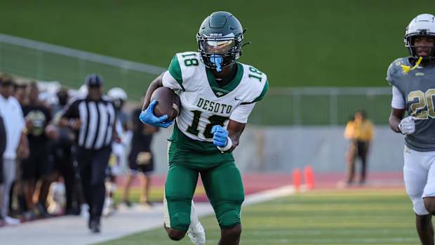 DeSoto vs South Oak Cliff September 9, 2023 Photo-Robbie Raketstraw01